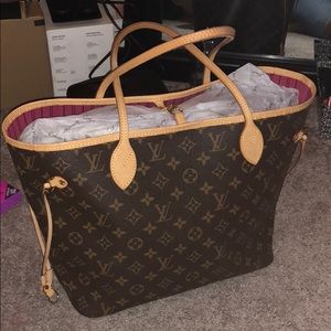 Neverfull MM, pink interior